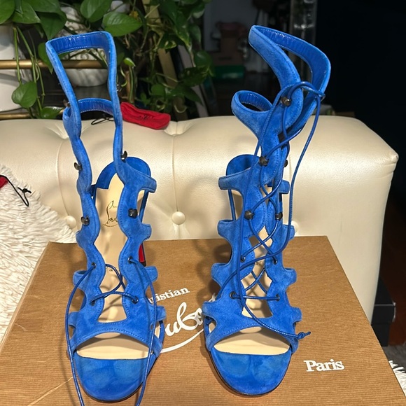 Christian Louboutin - Picture 1 of 5